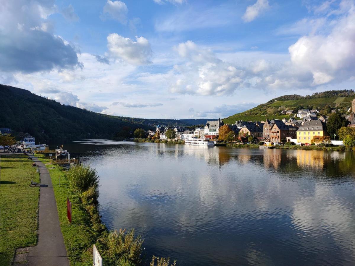 Kleine Moselruhe - Gemuetliche Ferienwohnung Bis 3 Personen - Zentral In Traben-Trarbach Luaran gambar